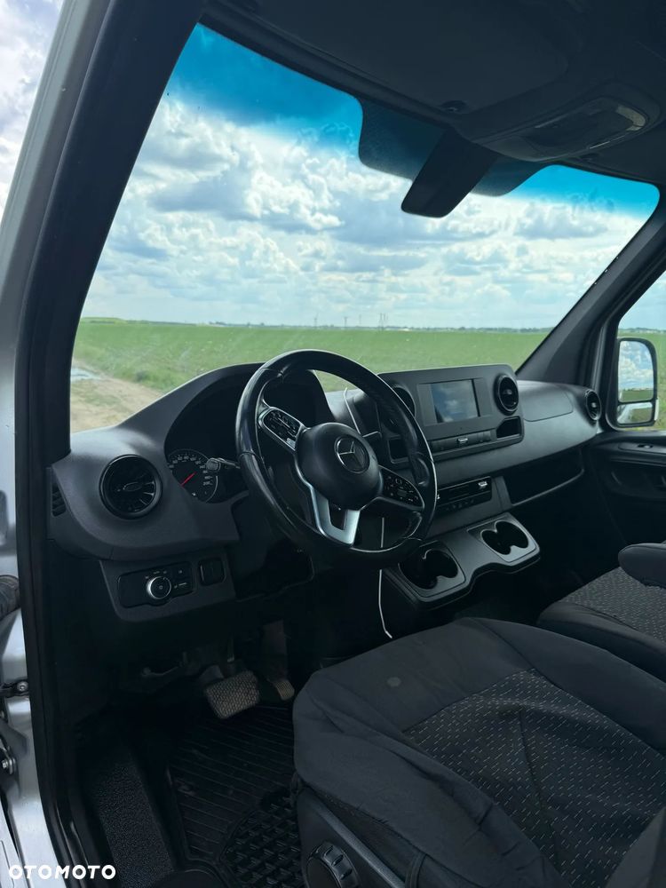 Mercedes-Benz Sprinter - 14