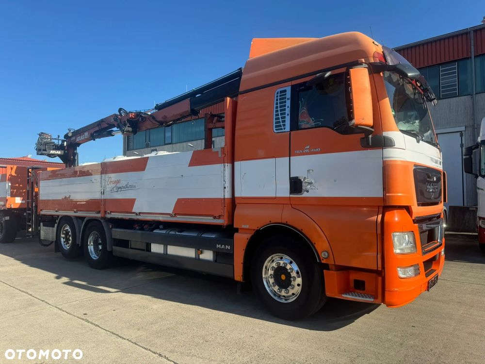 MAN TGX 26.480 • HDS Atlas 145.2 •Oś podnoszona i skrętna 426 tys. km - Zestaw z przyczepą Schwarzmüller Oś przednia – resory piórowe, tylna – pneumatyka • - 12