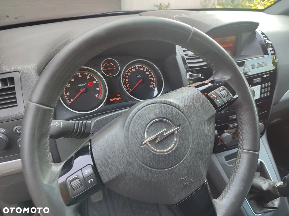 Opel Zafira - 22