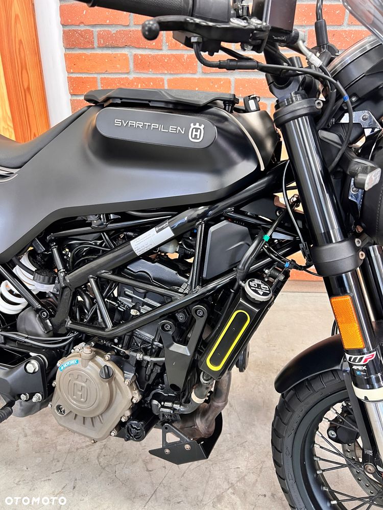 Husqvarna Svartpilen - 22