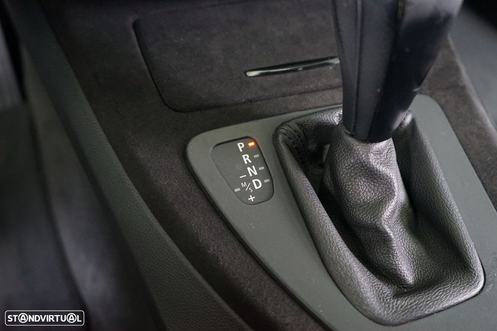 BMW 320 d Coupe Auto - 32