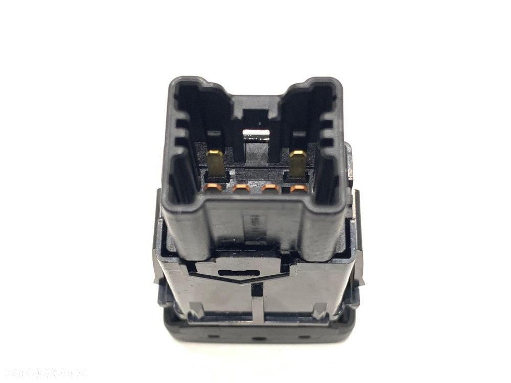 PRZEŁĄCZNIK OGRZEWANIA FOTELA  SUZUKI SX4 S-CROSS (JY) 2013 - 2022 1.4 Hybrid (Mild Hybrid) (AKK - 3