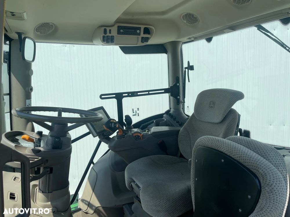 John Deere 6250R - 17