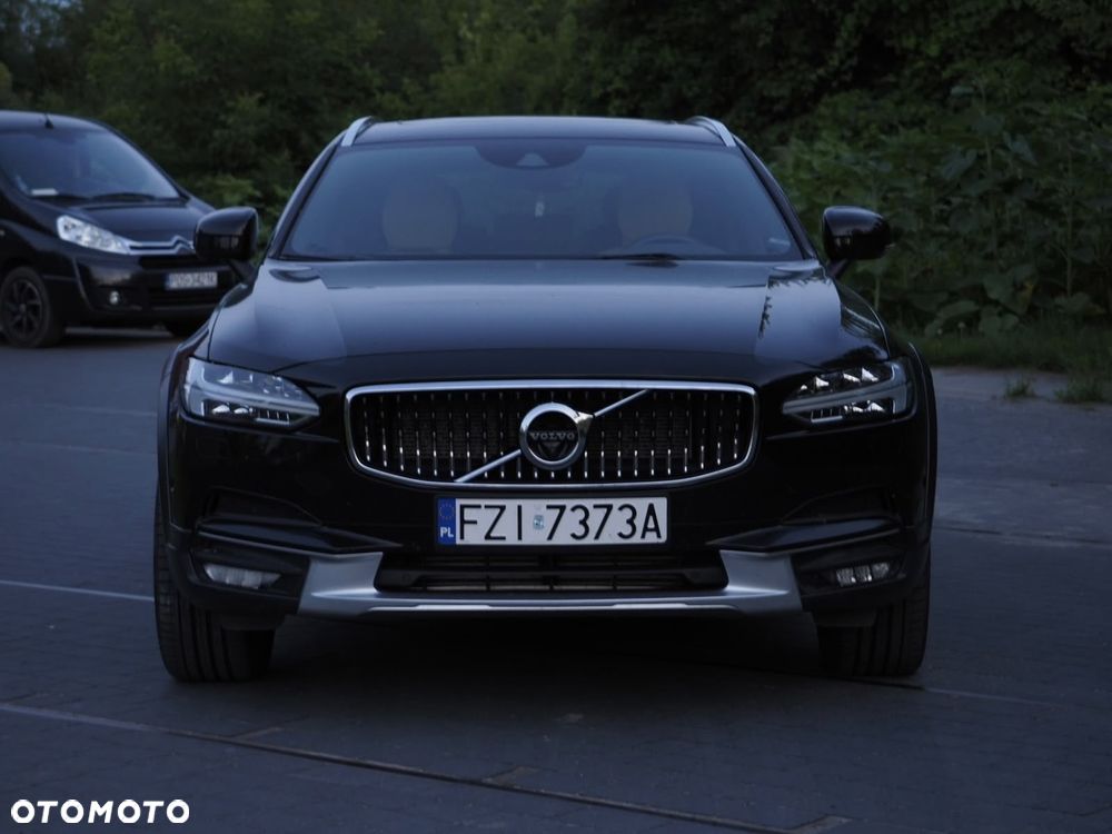 Volvo V90 Cross Country T6 AWD - 2