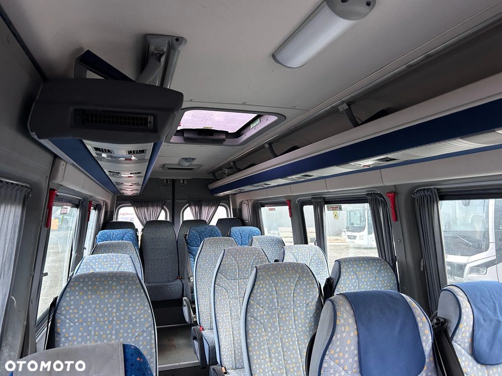 Mercedes-Benz Sprinter 519 - 13