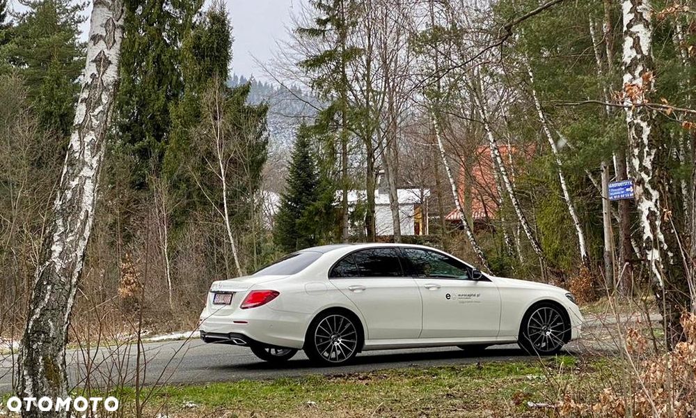 Mercedes-Benz Klasa E 220 d 4-Matic 9G-TRONIC - 32