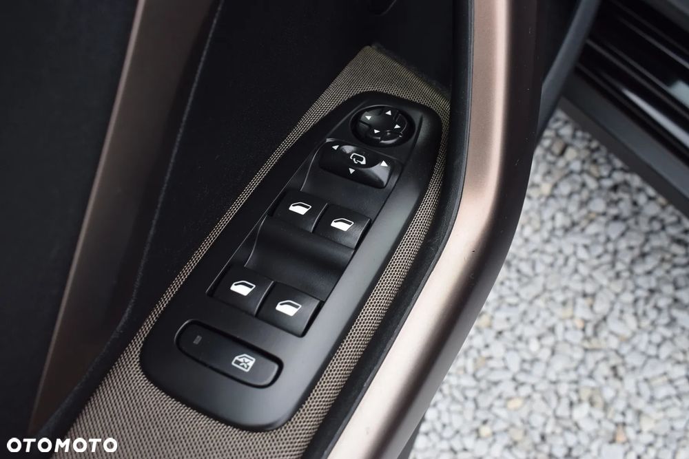 Peugeot 2008 PureTech 110 Stop&Start EAT6 Allure - 25