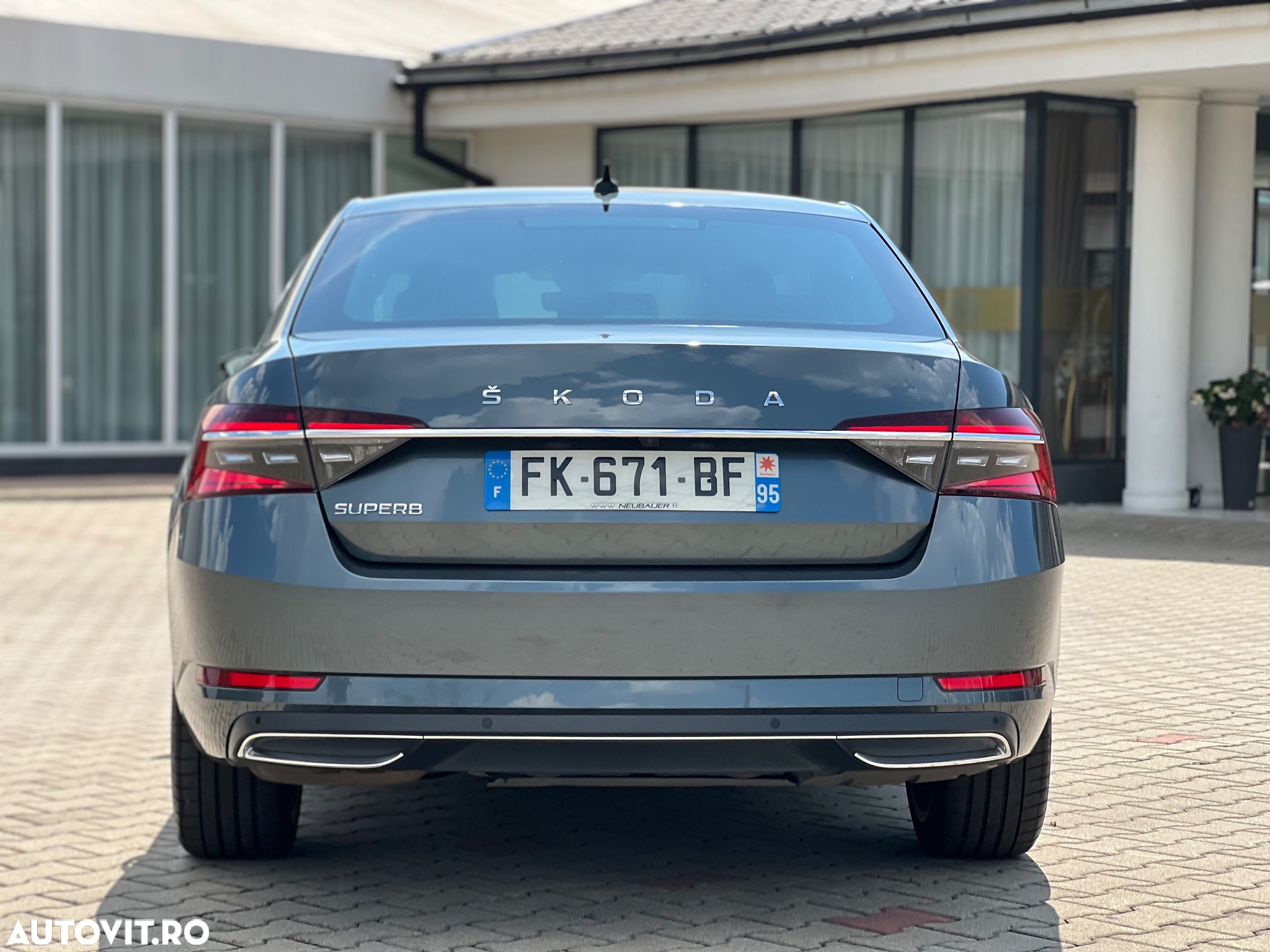 Skoda Superb 2.0 TDI DSG Laurin & Klement - 29