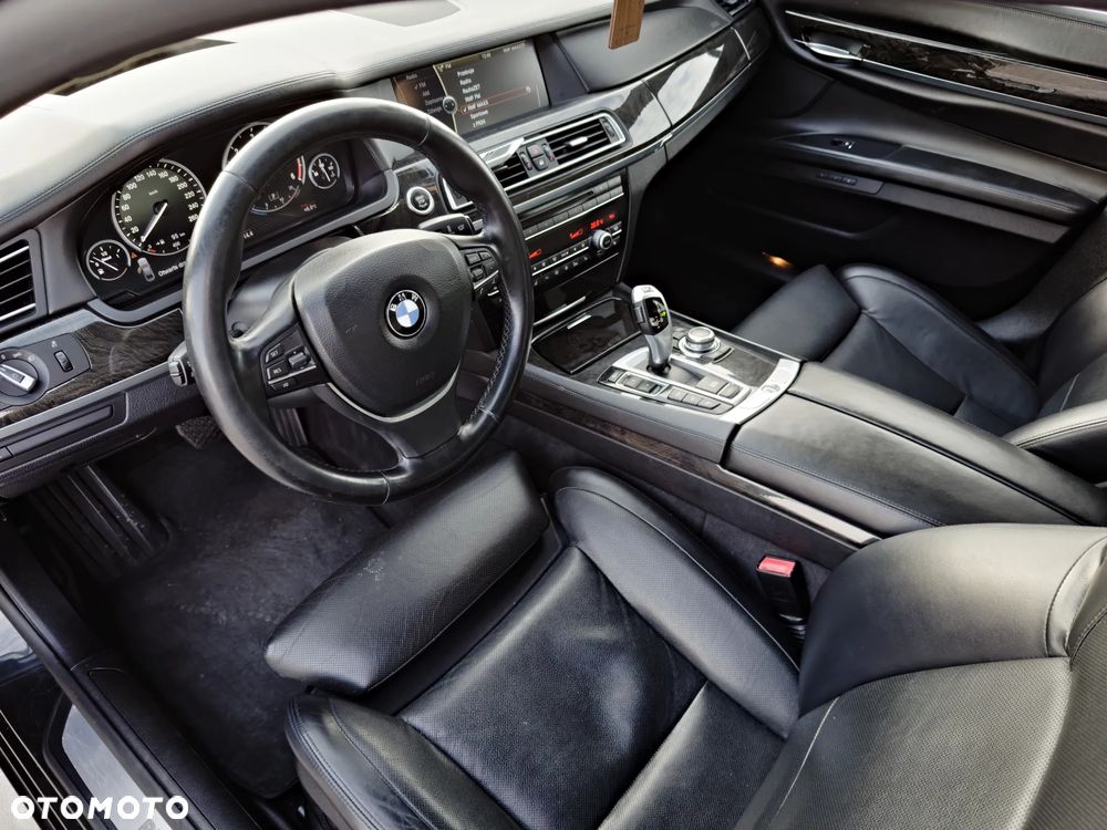 BMW Seria 7 740d - 7