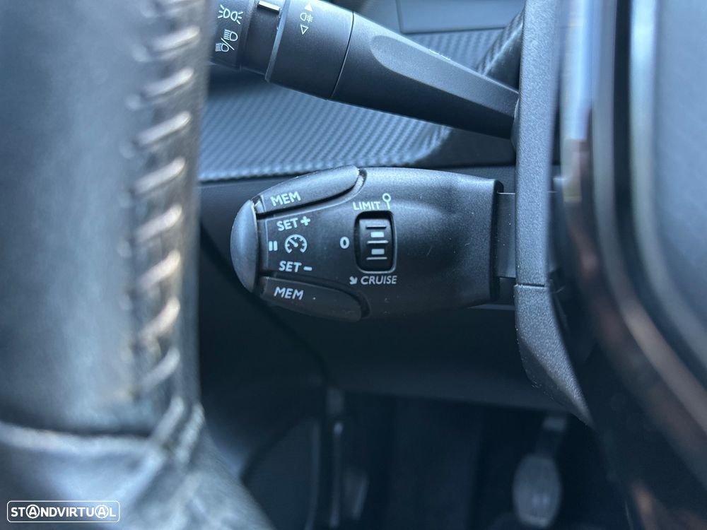 Peugeot 208 1.2 PureTech Active Pack - 38
