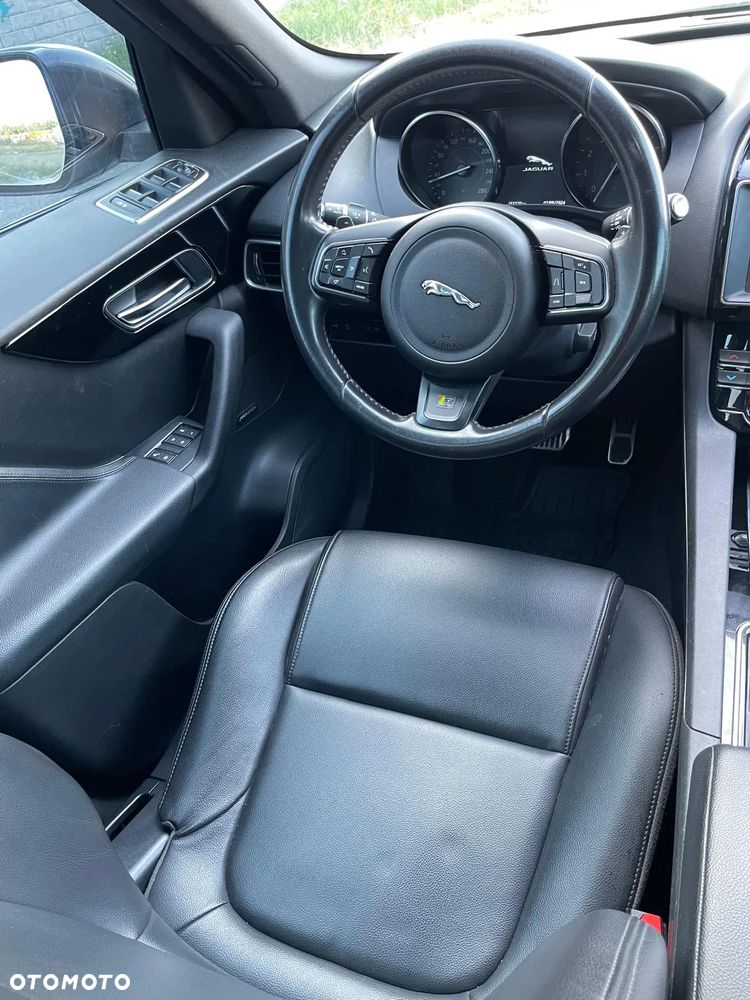 Jaguar F-Pace 25t AWD Prestige - 24