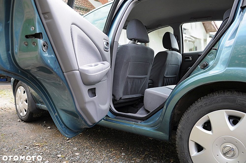 Nissan Almera 1.5 Visia + - 9
