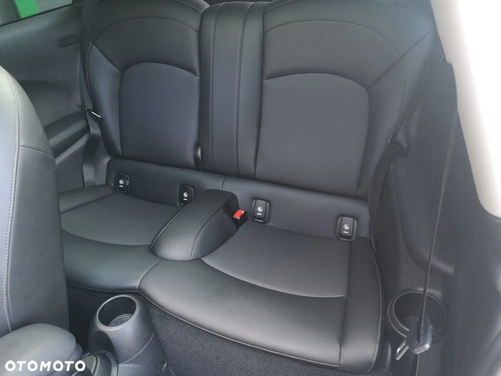 MINI Cooper Standard - 25