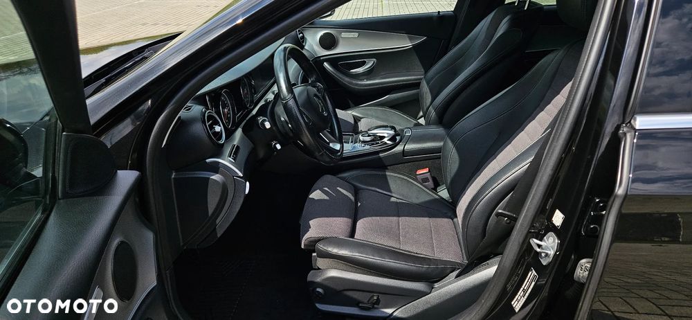 Mercedes-Benz Klasa E 220 d 4Matic 9G-TRONIC Avantgarde - 5