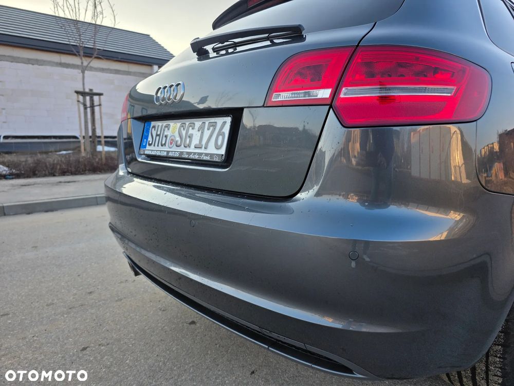 Audi A3 Sportback 2.0 TDI S line Sportpaket plus - 11