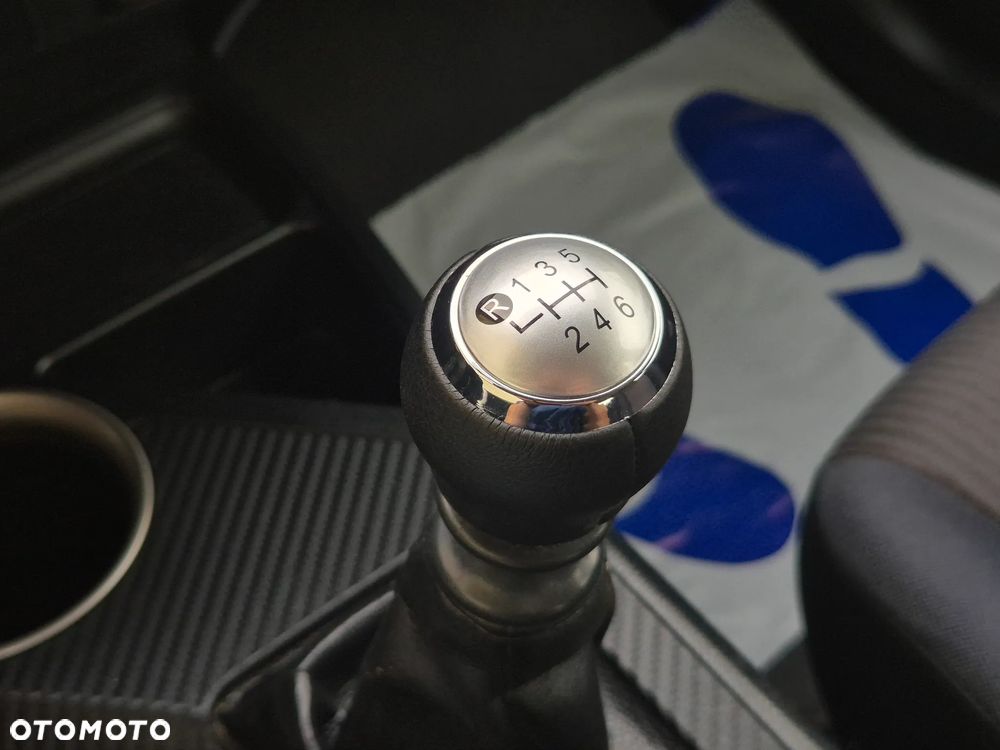 Toyota RAV4 - 16