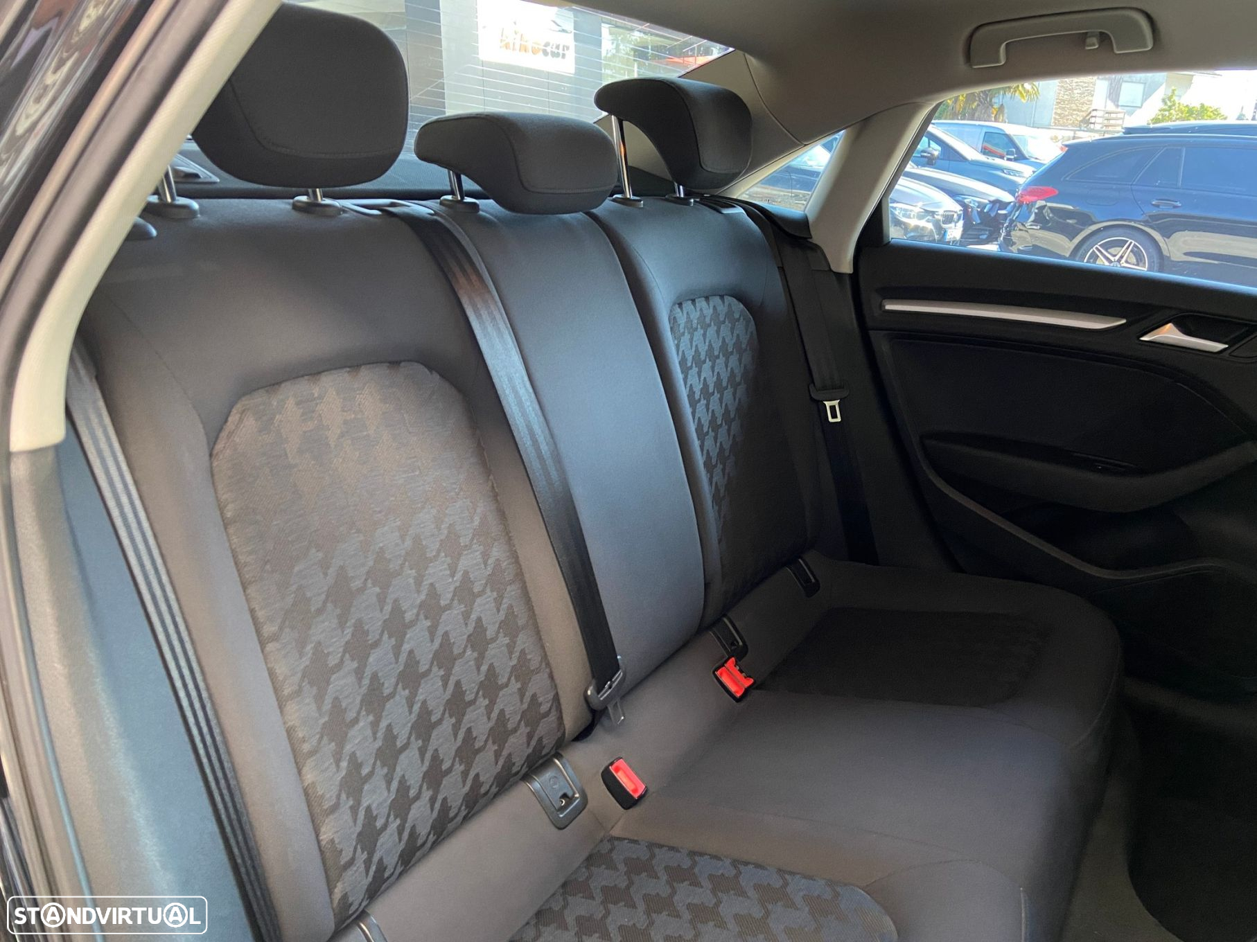 Audi A3 Limousine 1.6 TDI Attraction S tronic - 29