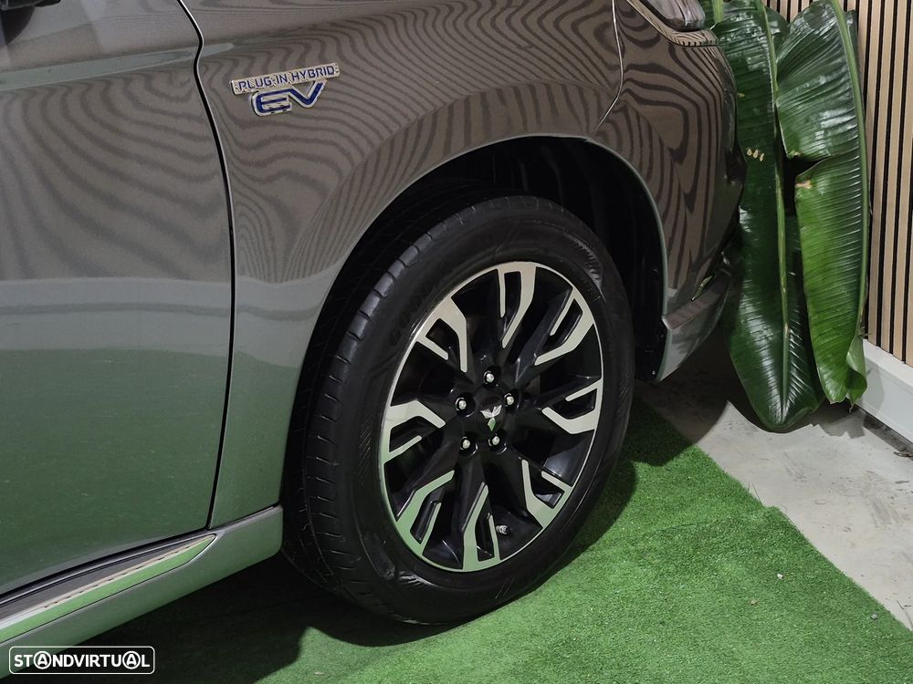 Mitsubishi Outlander 2.0 Intense Navi - 10