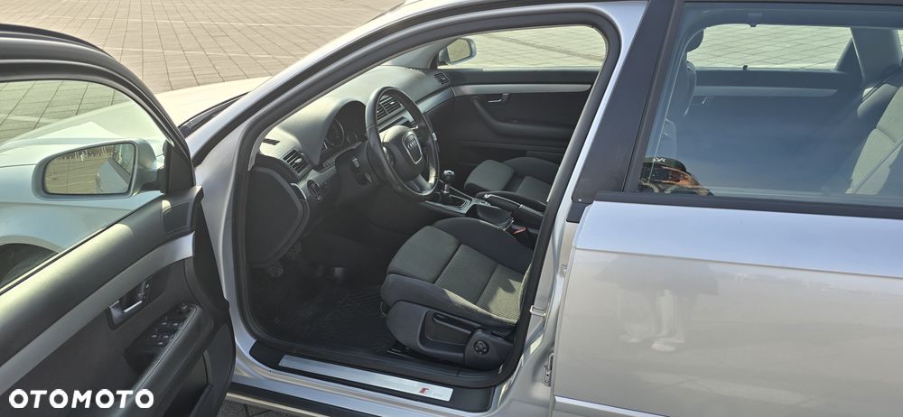 Audi A4 Avant 2.0T FSI - 14