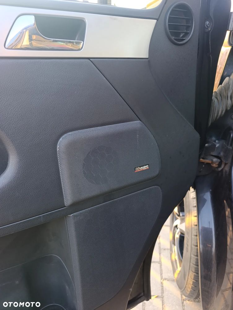 Volkswagen Multivan - 9