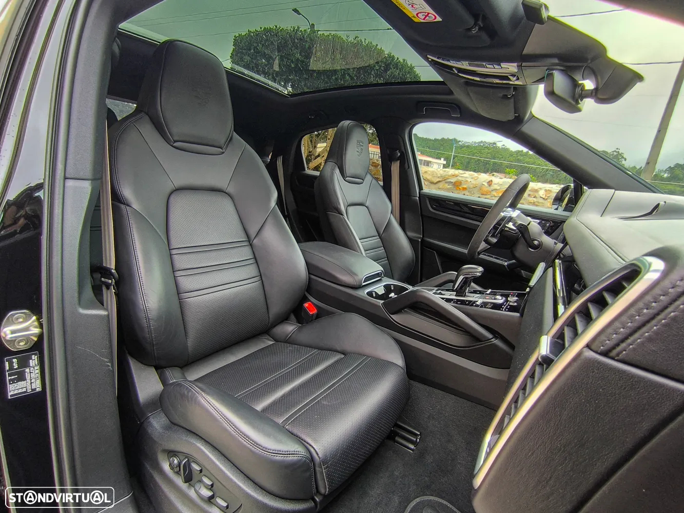 Porsche Cayenne Coupé E-Hybrid Platinum Edition - 31