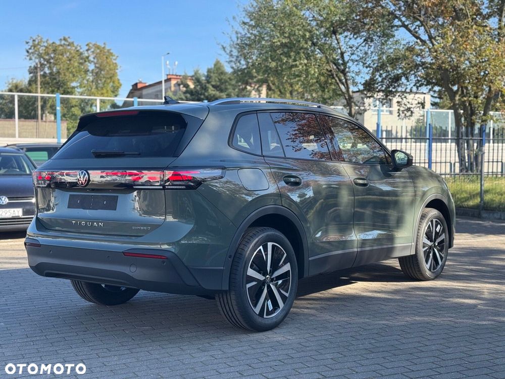 Volkswagen Tiguan - 12