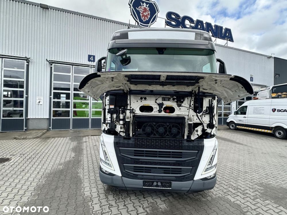 Volvo FH 4X2 460 Globetrotter XL - 11