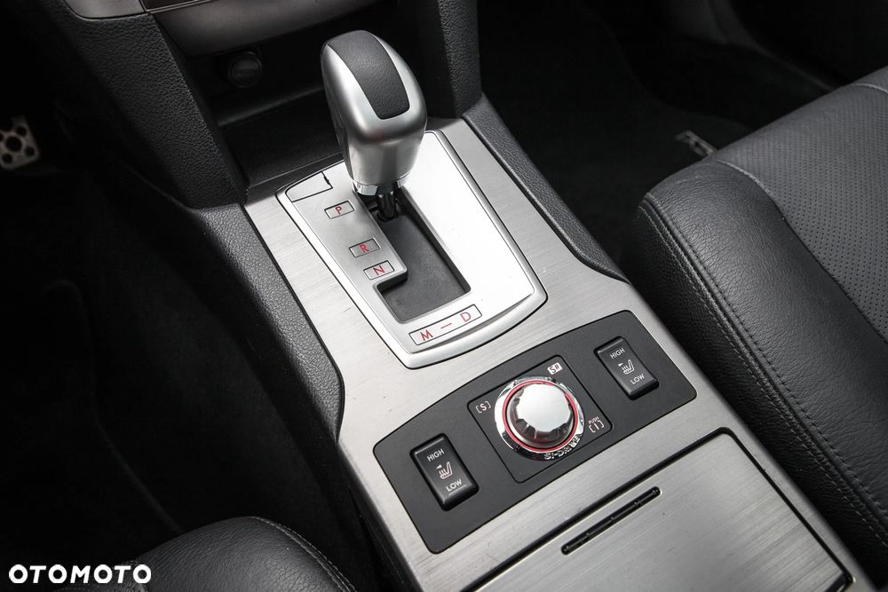 Subaru Legacy 2.5i GT - 26