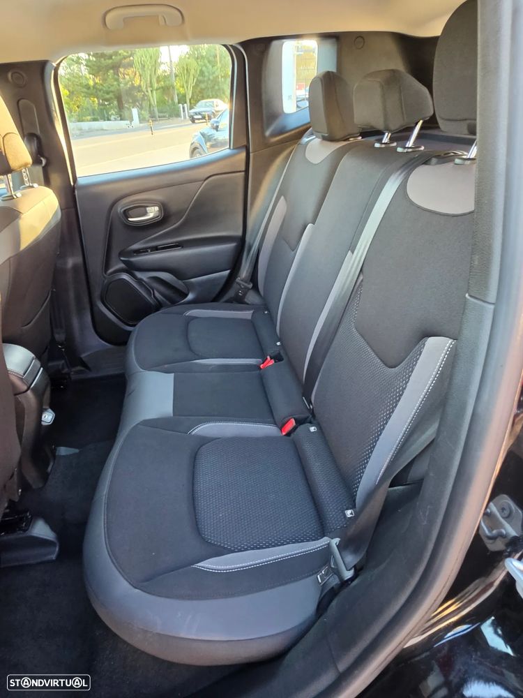 Jeep Renegade 1.3 T-GDI 4xe Auto Upland - 33