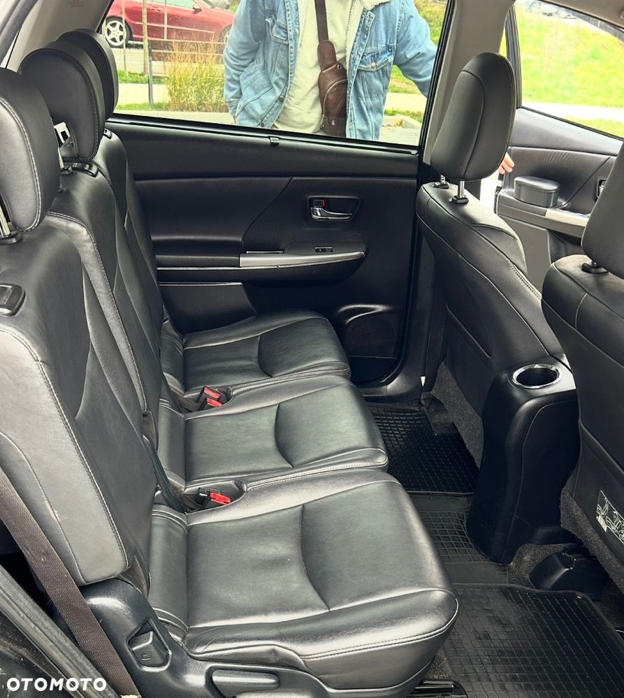 Toyota Prius+ (Hybrid) Comfort - 11