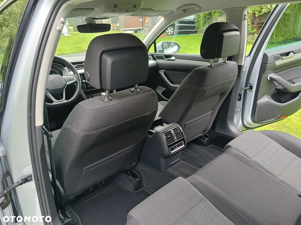 Volkswagen Passat 2.0 TDI SCR Comfortline DSG - 23