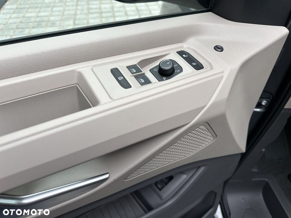 Volkswagen Multivan - 19