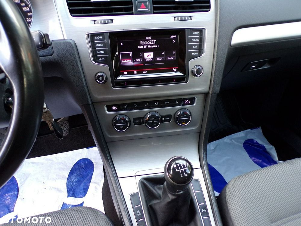Volkswagen Golf - 23