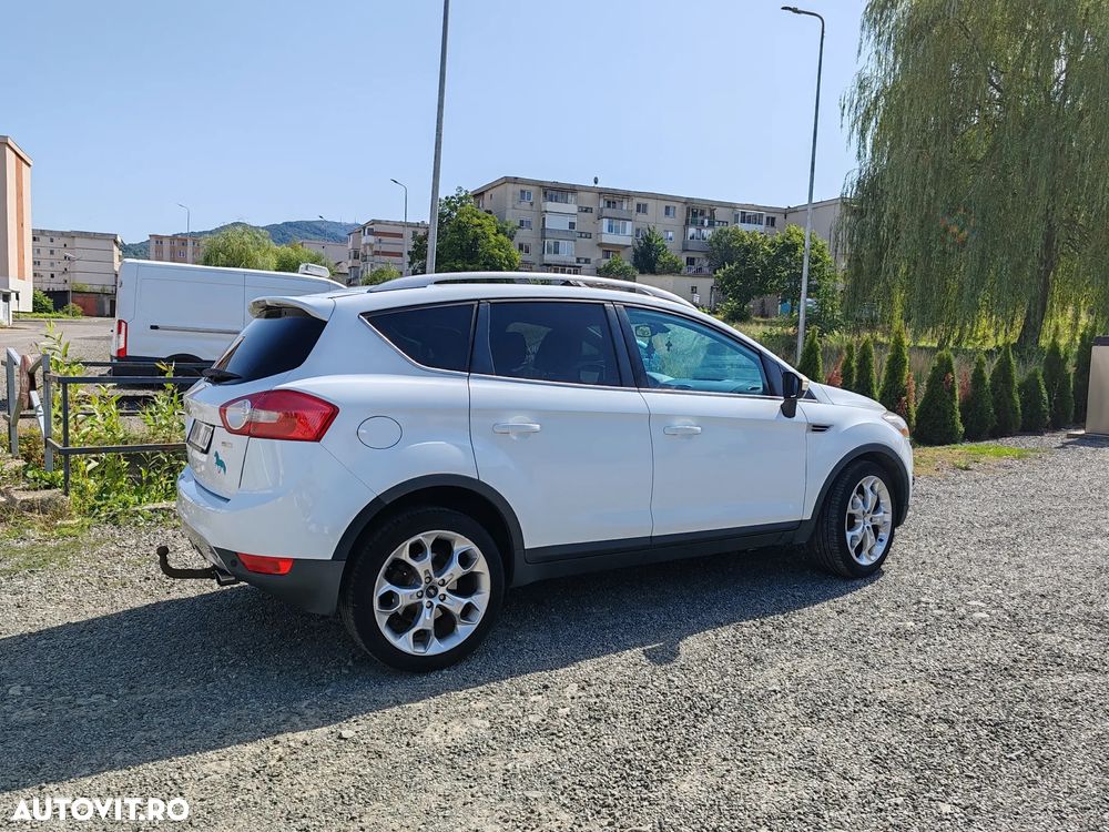 Ford Kuga - 10