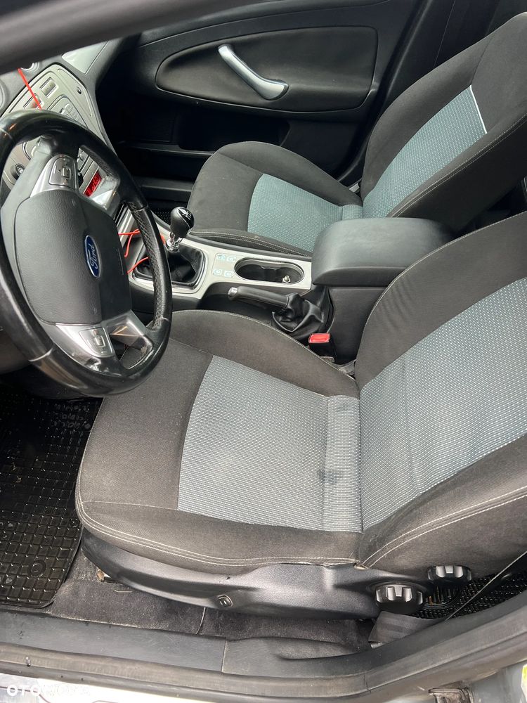 Ford Mondeo 2.5 Ghia - 17