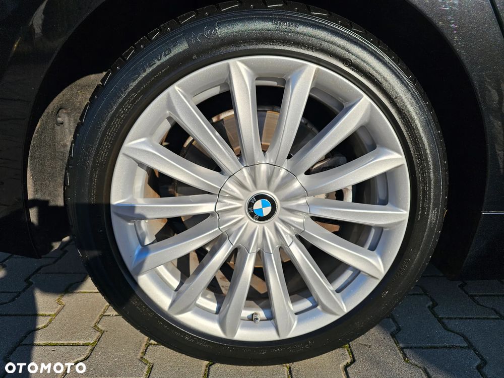 BMW Seria 7 730d mHEV - 32