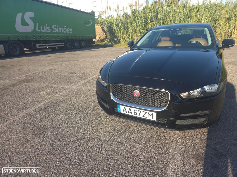 Jaguar XE E-Performance Prestige - 16