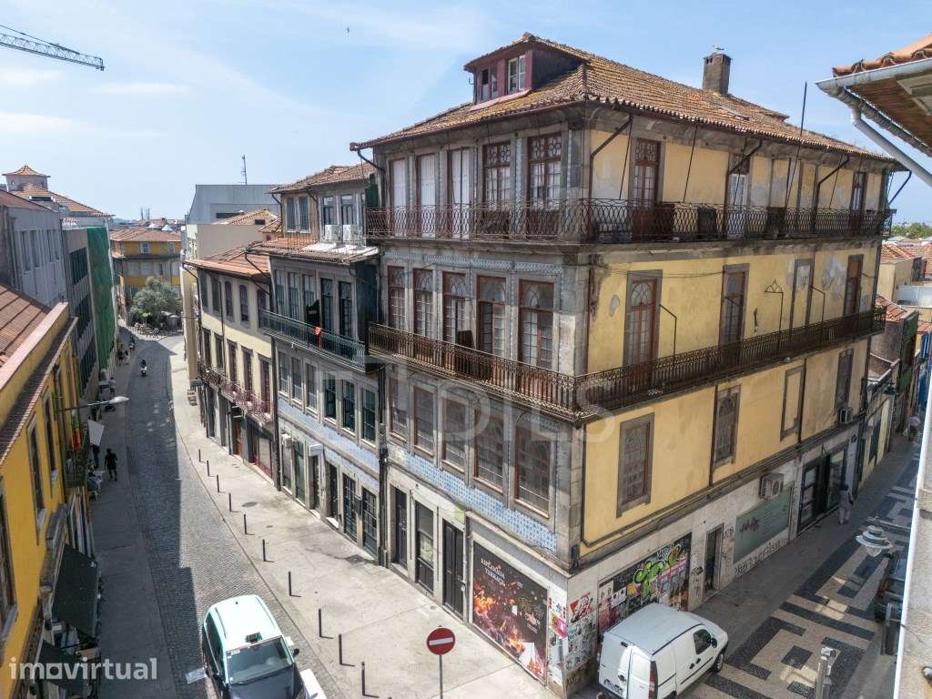 Prédio para habitação e serviços no coração do Porto - Grande imagem: 3/21