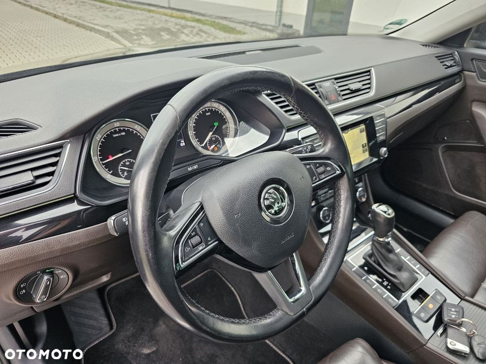 Skoda Superb 2.0 TDI L&K DSG - 21