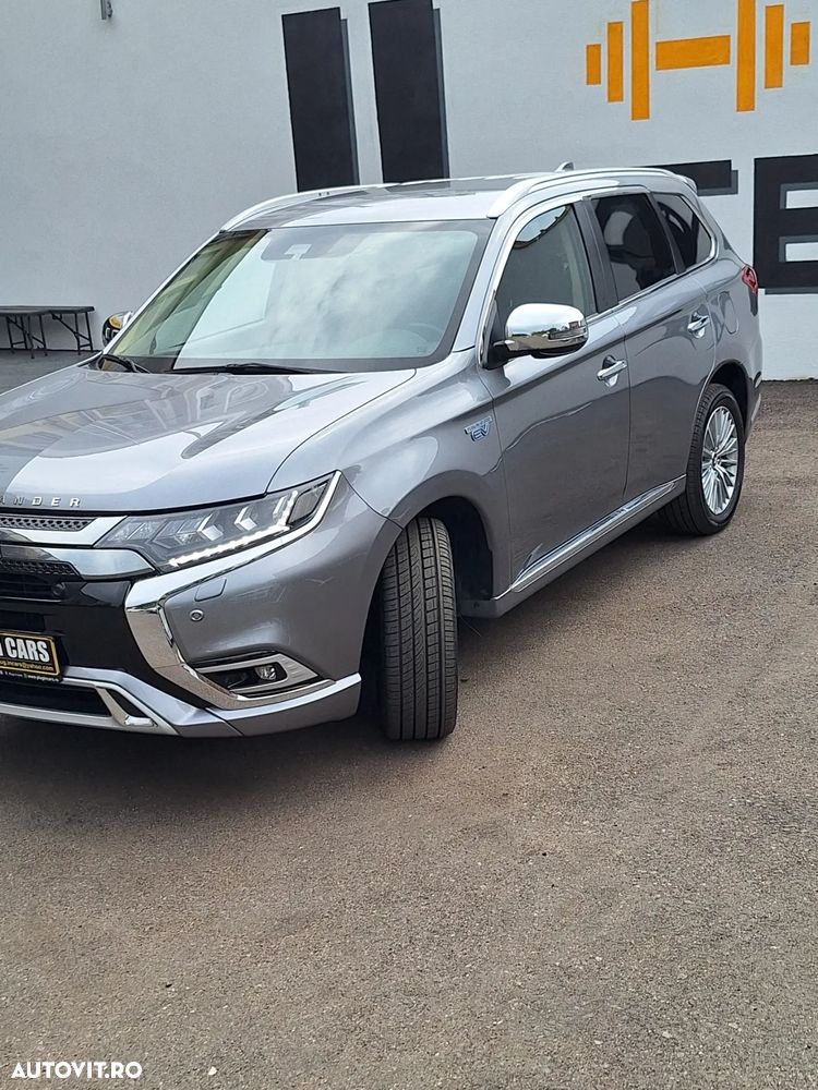Mitsubishi Outlander PHEV 2.4 L 4X4 Instyle+ - 13