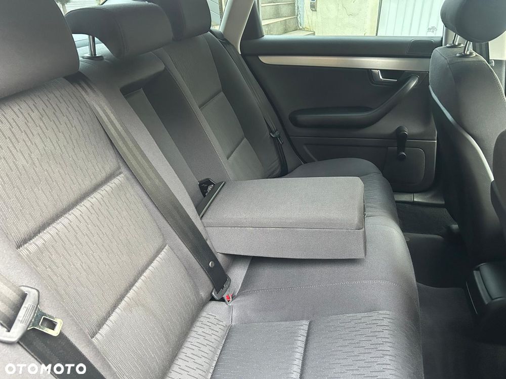 Audi A4 Limousine - 11