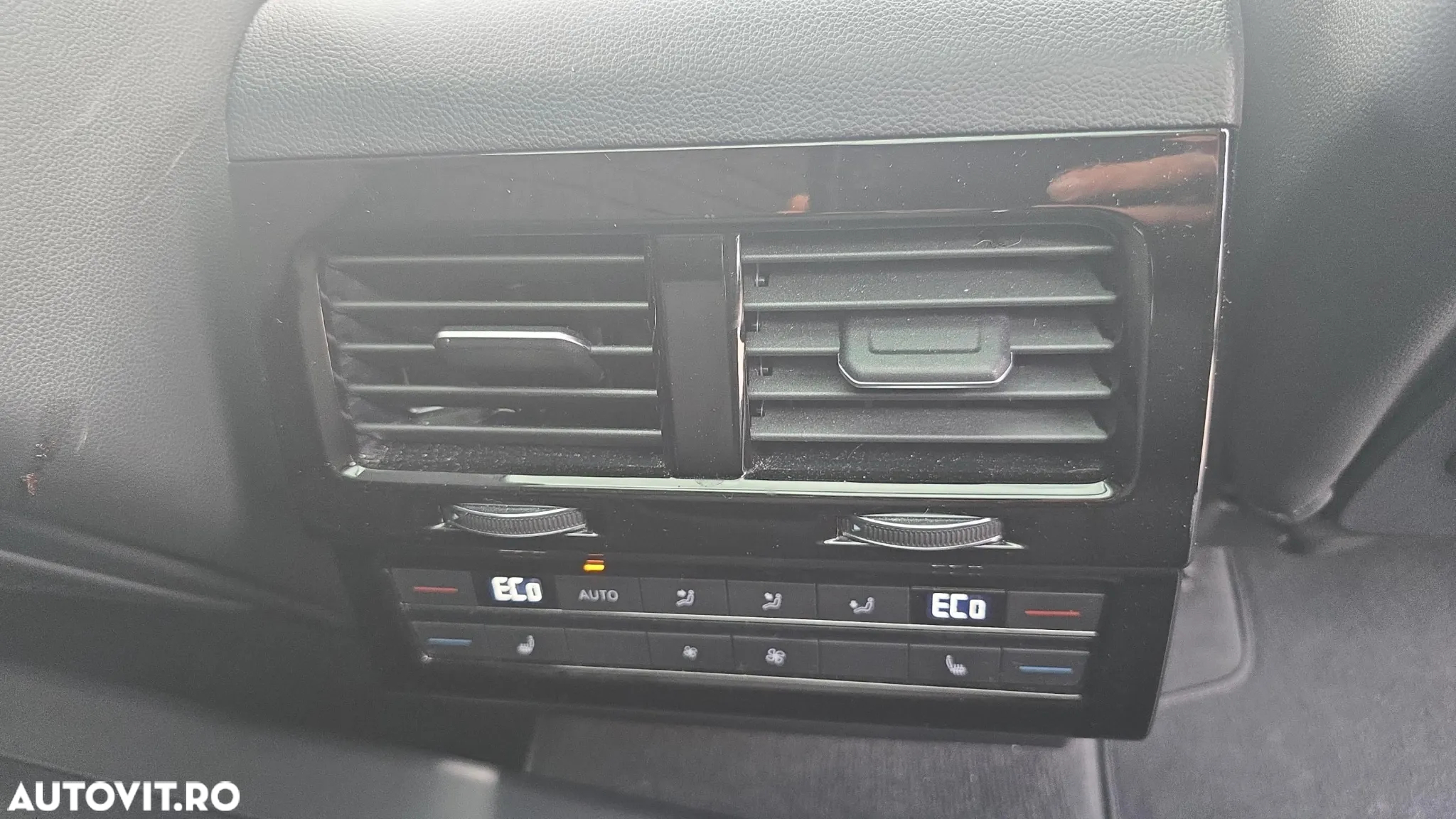 Volkswagen Touareg - 33