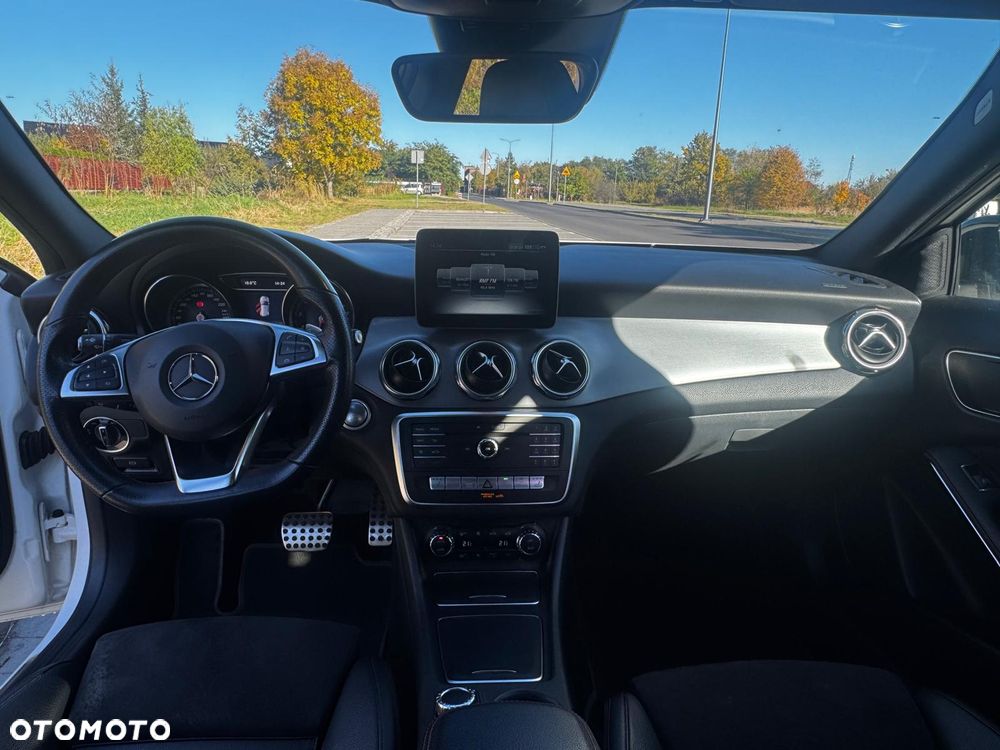 Mercedes-Benz GLA - 8
