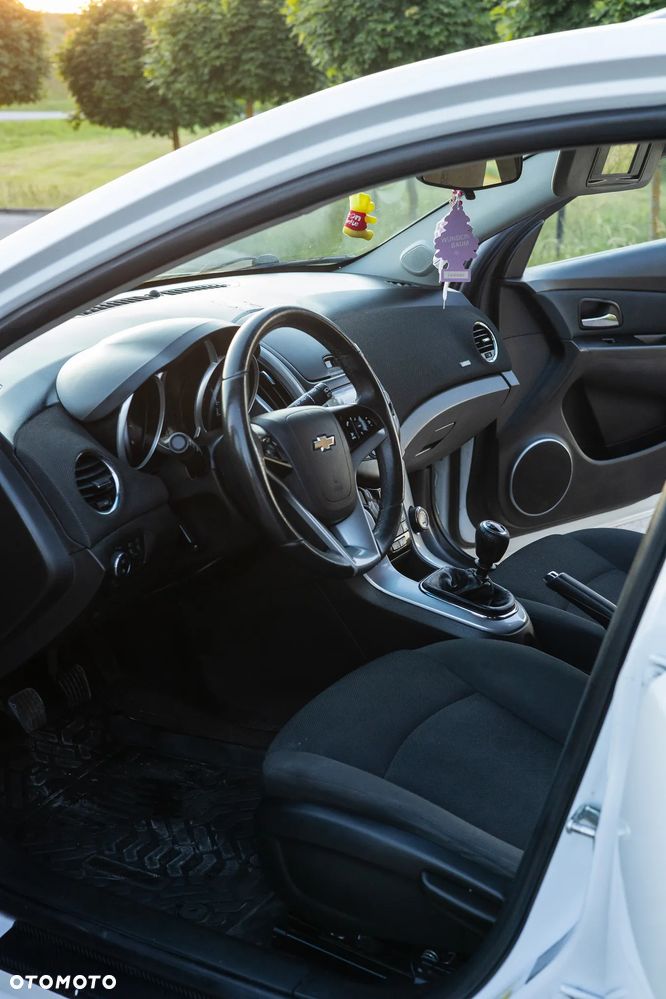 Chevrolet Cruze 1.8 LT - 23
