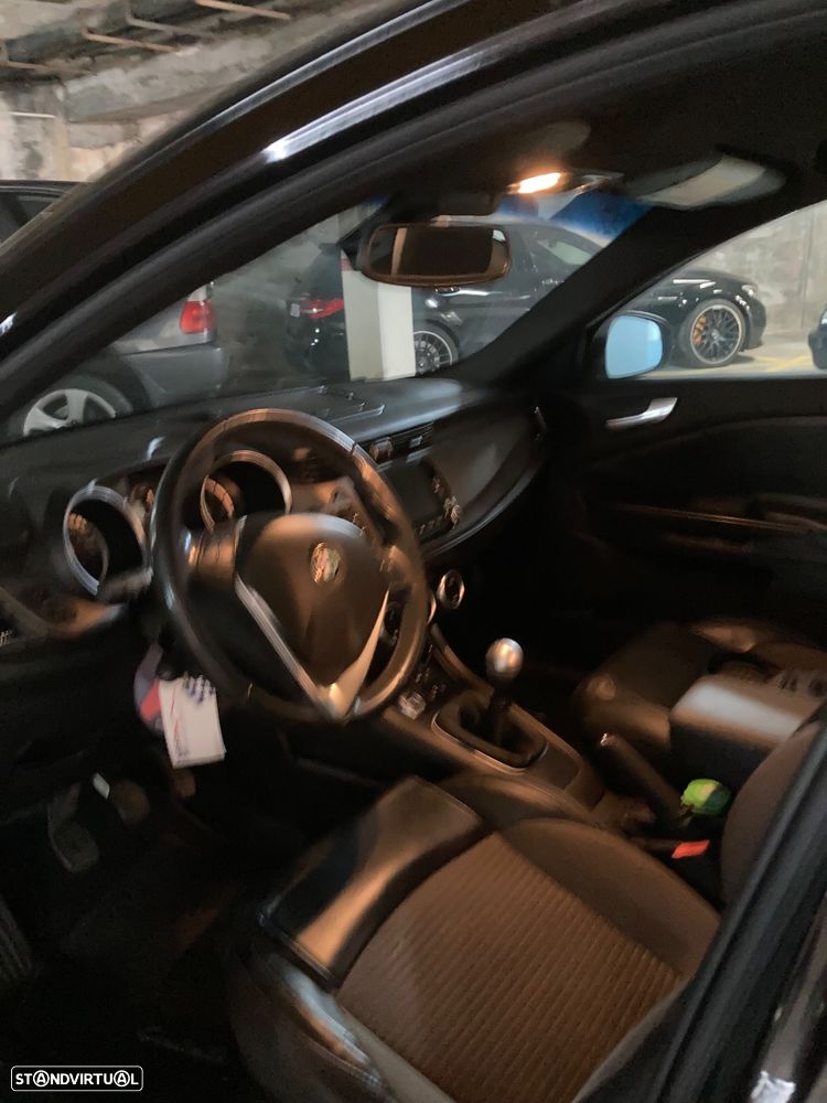 Alfa Romeo Giulietta 1.6 JTDm Exclusive - 11