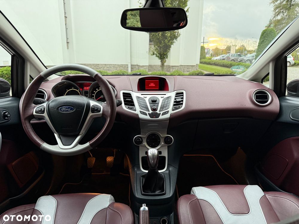 Ford Fiesta 1.6 TDCi Platinium X - 24