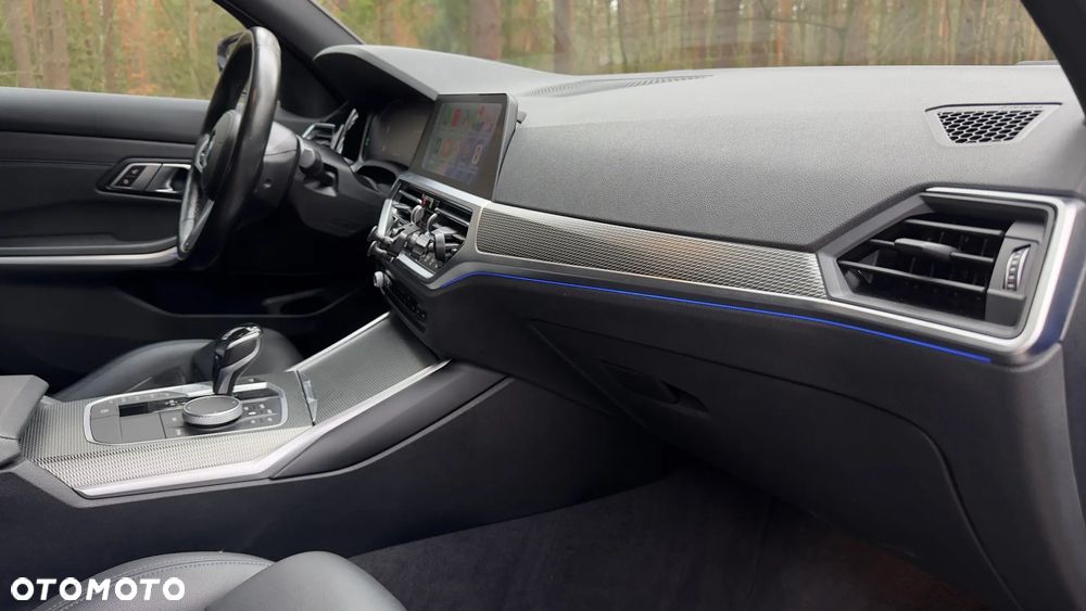 BMW Seria 3 318d MHEV M Sport - 23