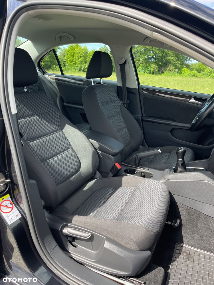 Volkswagen Jetta 1.2 TSI Comfortline - 35