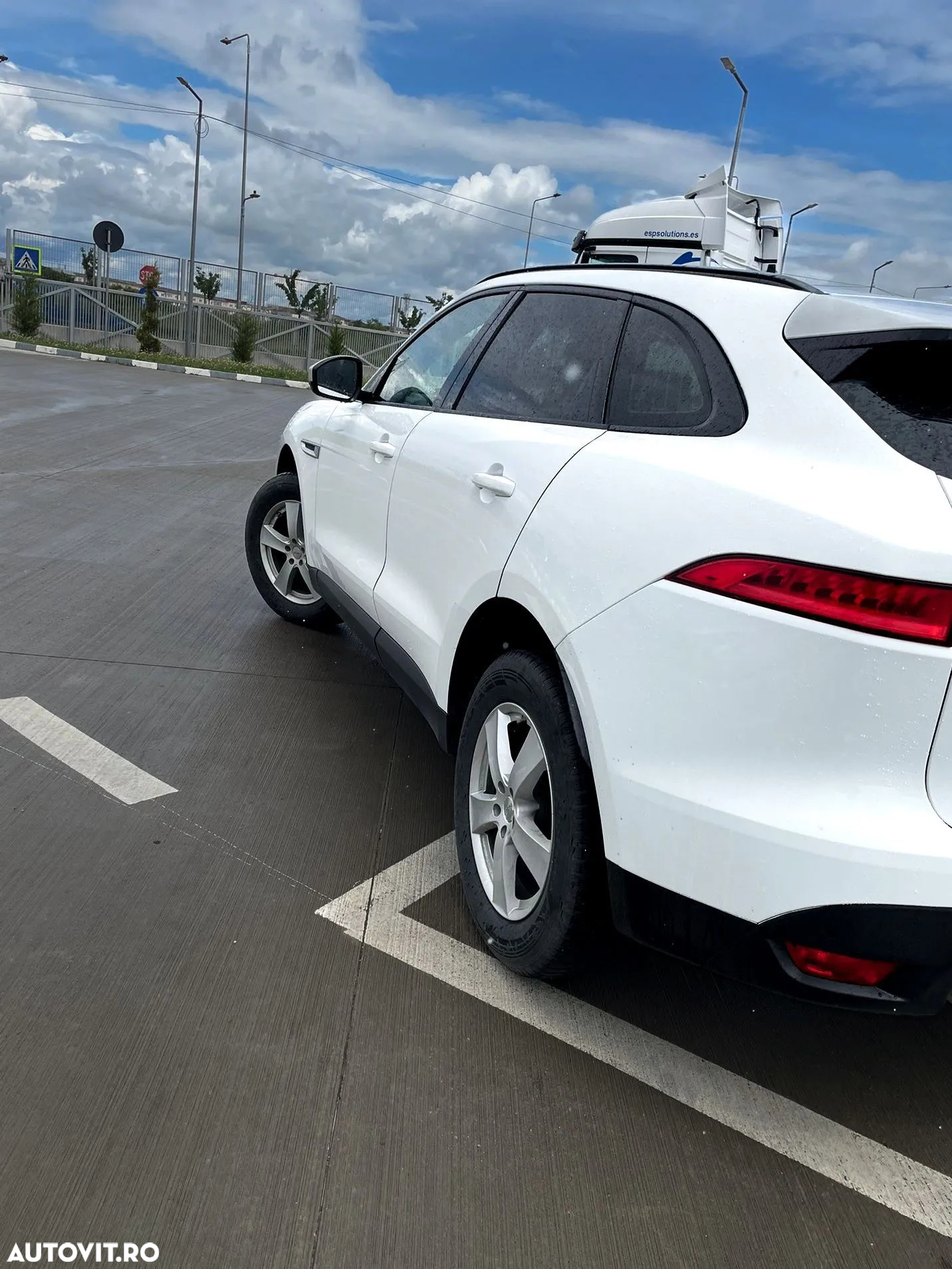 Jaguar F-Pace 20d AWD Pure - 3