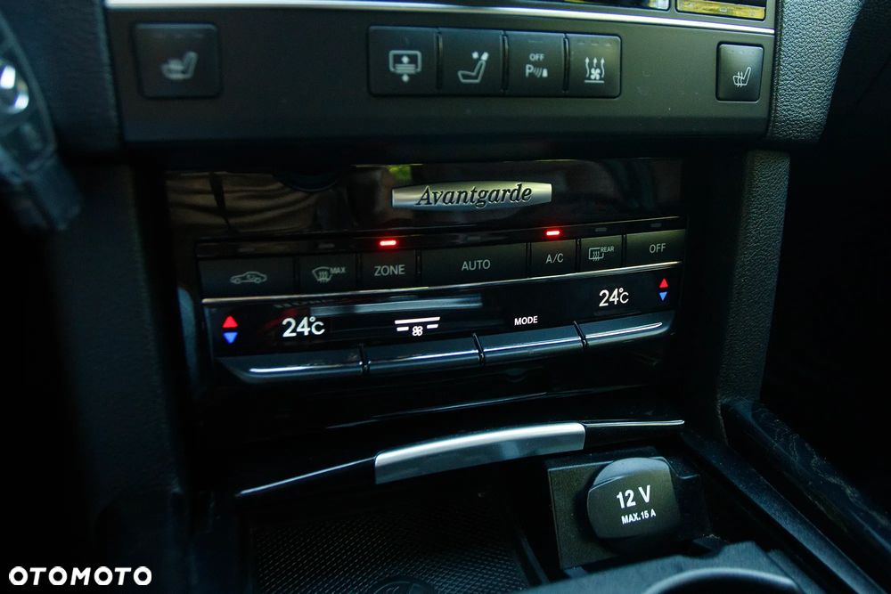 Mercedes-Benz Klasa E 350 CDI BlueEff Avantgarde - 24